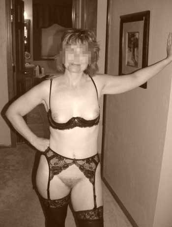 Femme mure sur Nantes cherche un jeune africain