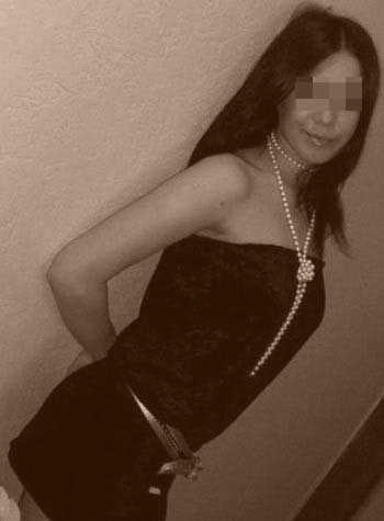 Femme cougar vicieuse cherche un mec jeune à Dijon